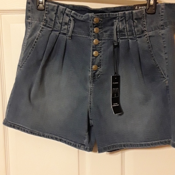 Short - Picture 1 of 3